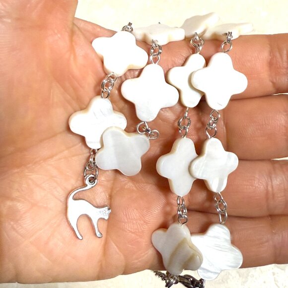 White Mother of Pearl Clover Beaded Short Necklace + Cute Slim Cat Pendant - Picture 13 of 13